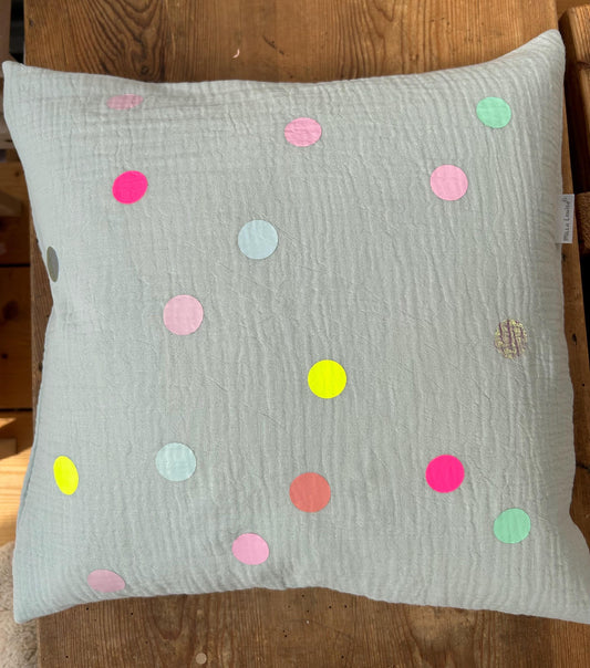 Musselinkissen Kissenbezug Kissen Wohnzimmer Garten Kissenhülle Kissen personalisiert Nameskissen Kissen Musselin Konfetti bunte Punkte