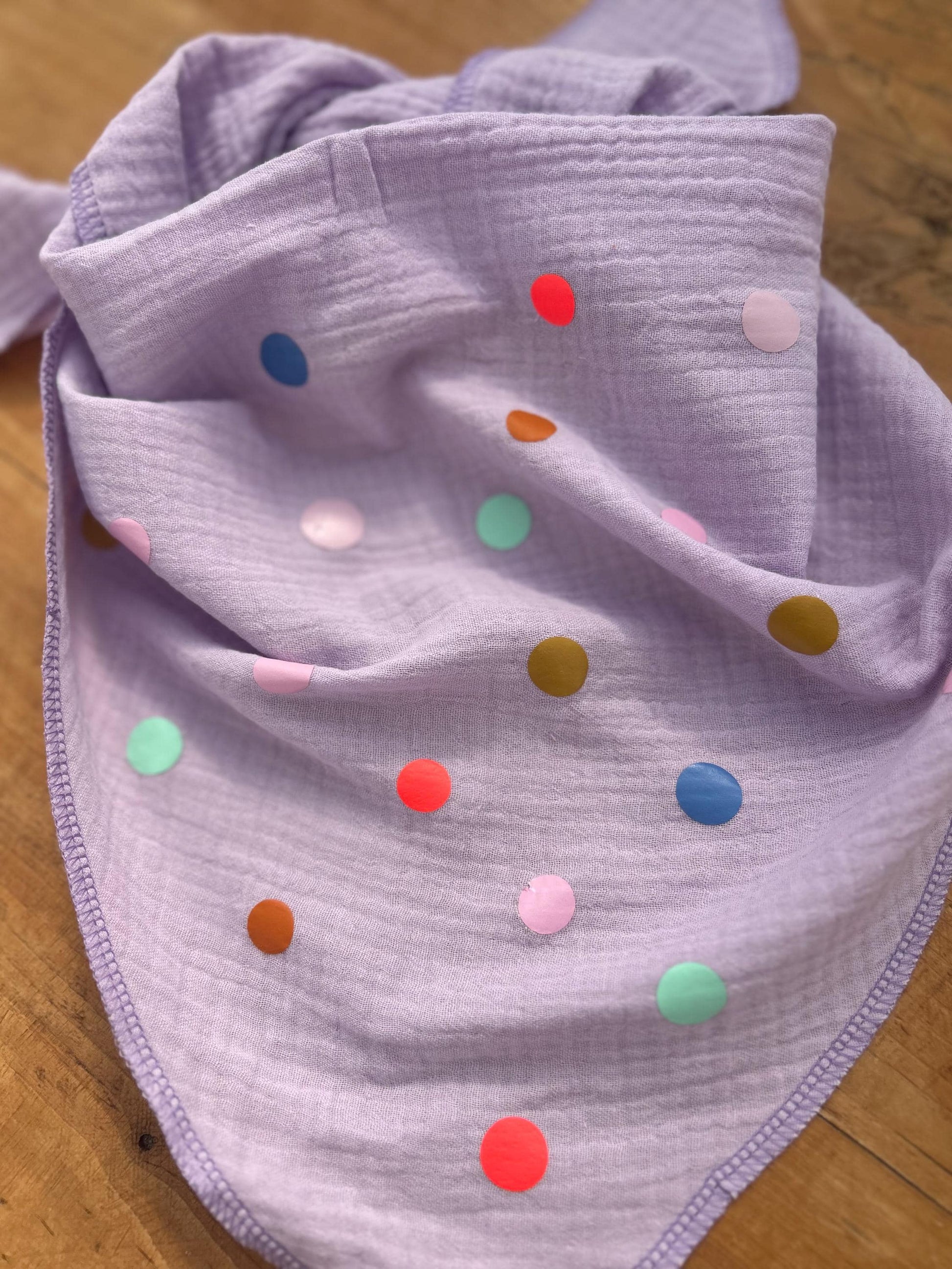 Set Tuch Stirnband, Kinder Halstuch Musselin, Musselintuch, Musselinschal, Tuch Punkte, Konfetti, Musselin lila, Tuch Frühling, Sommer
