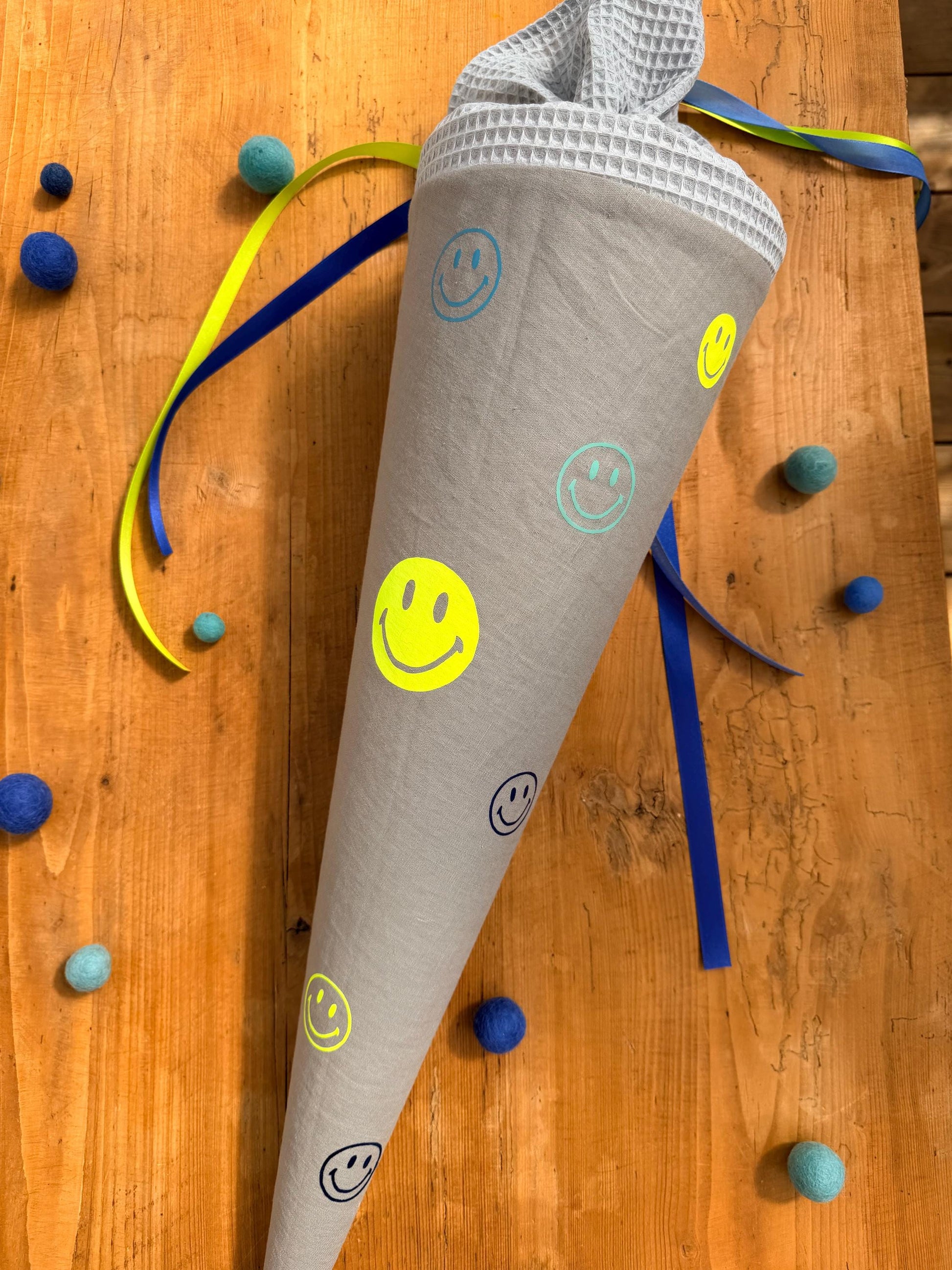 Schultüte Smiley, Schultüte Musselin Schultüte Stoff Schultüte Sterne, Schultüte personalisiert, Schultüte Ergobag, Schultüte neon