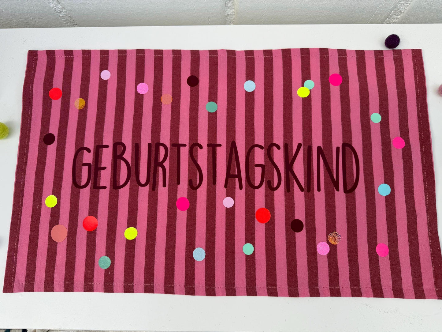 Geburtstagstisch-Set, Kindergeburtstag Dekoration, Happy Birthday, Geburtstagstisch, Geburtstagskind,Tischdecke Streifen,bunte Punkte,neon