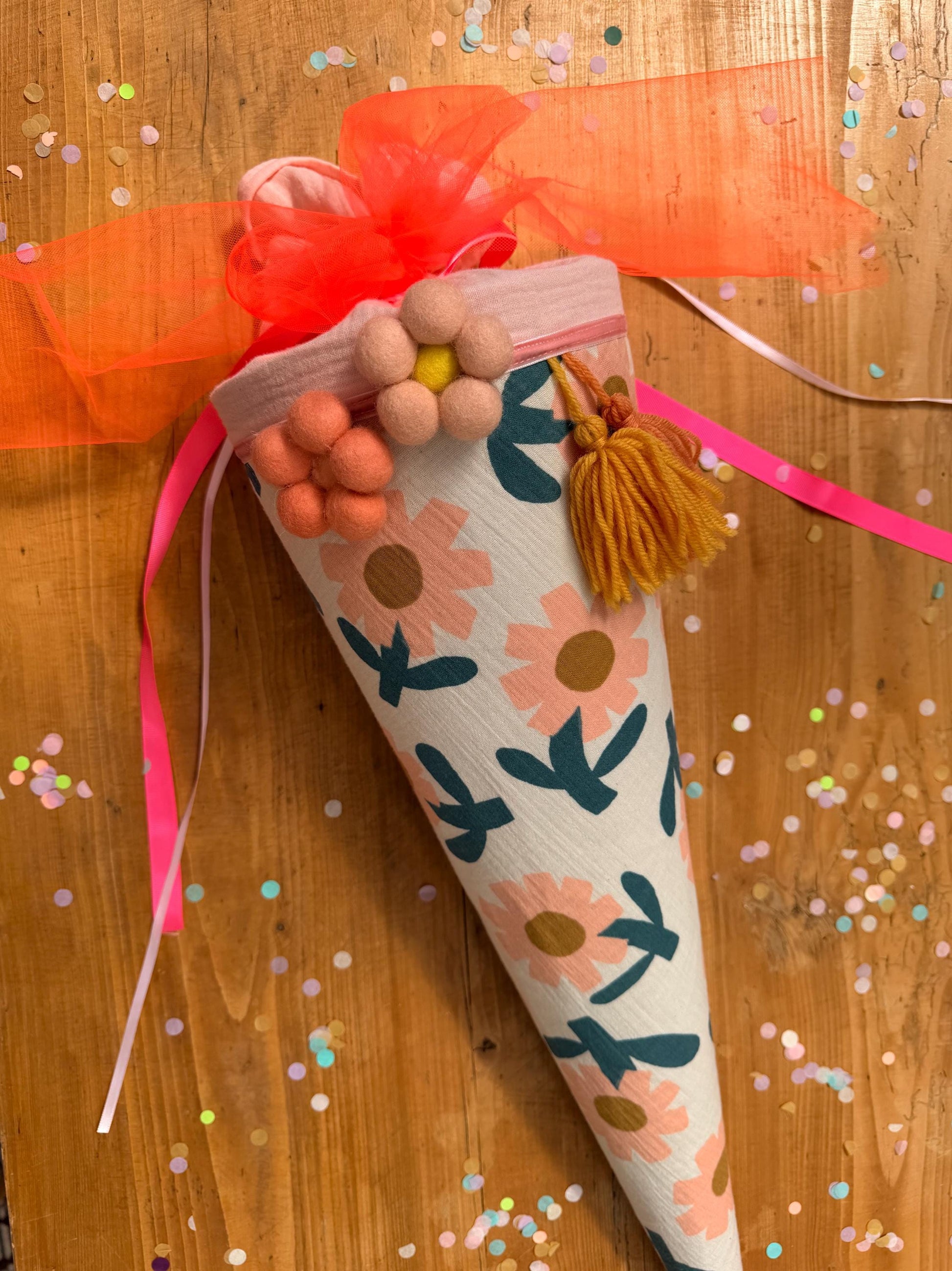 Schultüte Blumen, Musselin Schultüte, Schultüte Mädchen Schultüte personalisiert,Schultüte Tüll,Schultüte Blumen gefilzt, Schultüte rosa