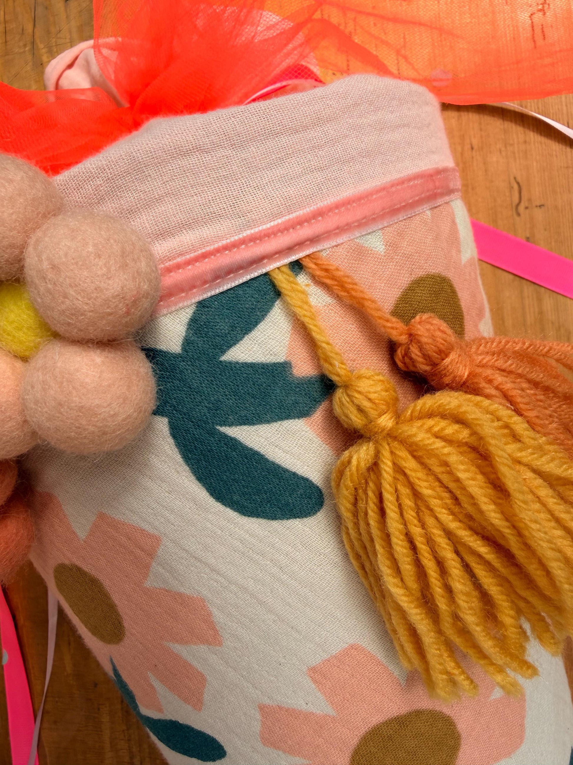 Schultüte Blumen, Musselin Schultüte, Schultüte Mädchen Schultüte personalisiert,Schultüte Tüll,Schultüte Blumen gefilzt, Schultüte rosa