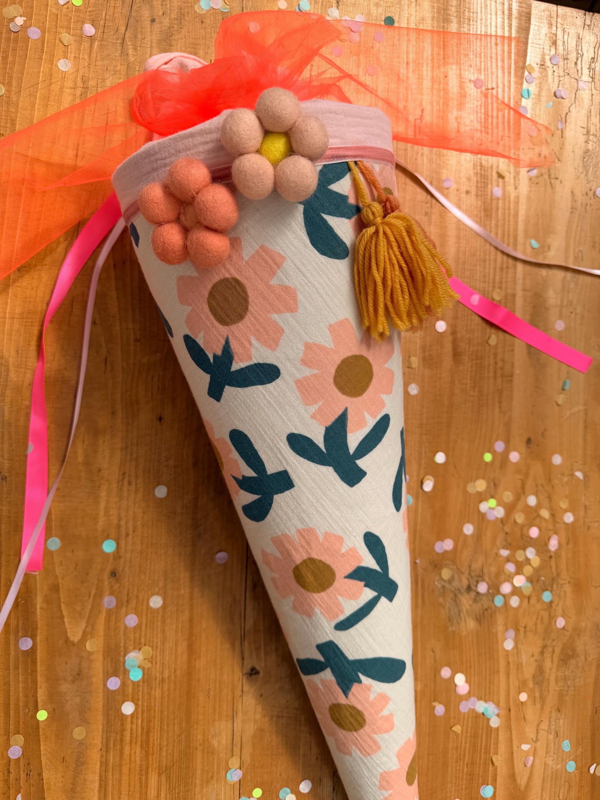Schultüte Blumen, Musselin Schultüte, Schultüte Mädchen Schultüte personalisiert,Schultüte Tüll,Schultüte Blumen gefilzt, Schultüte rosa