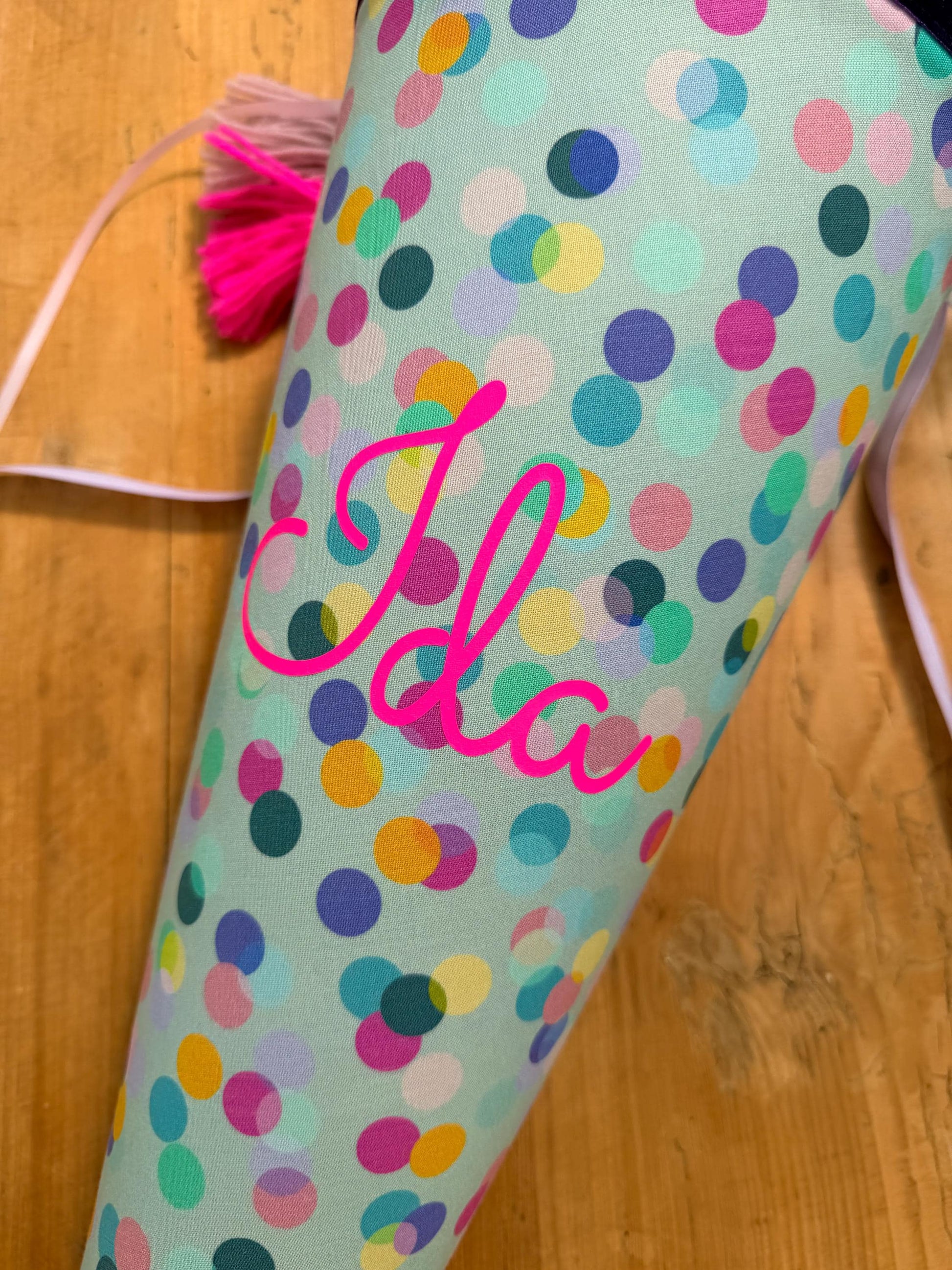 Einzelstück mit Namen "Ida"Schultüte, Zuckertüte, Trosttüte Musselin Schultüte Stoff Schulanfang Einschulung bunte Konfetti lila neon pink