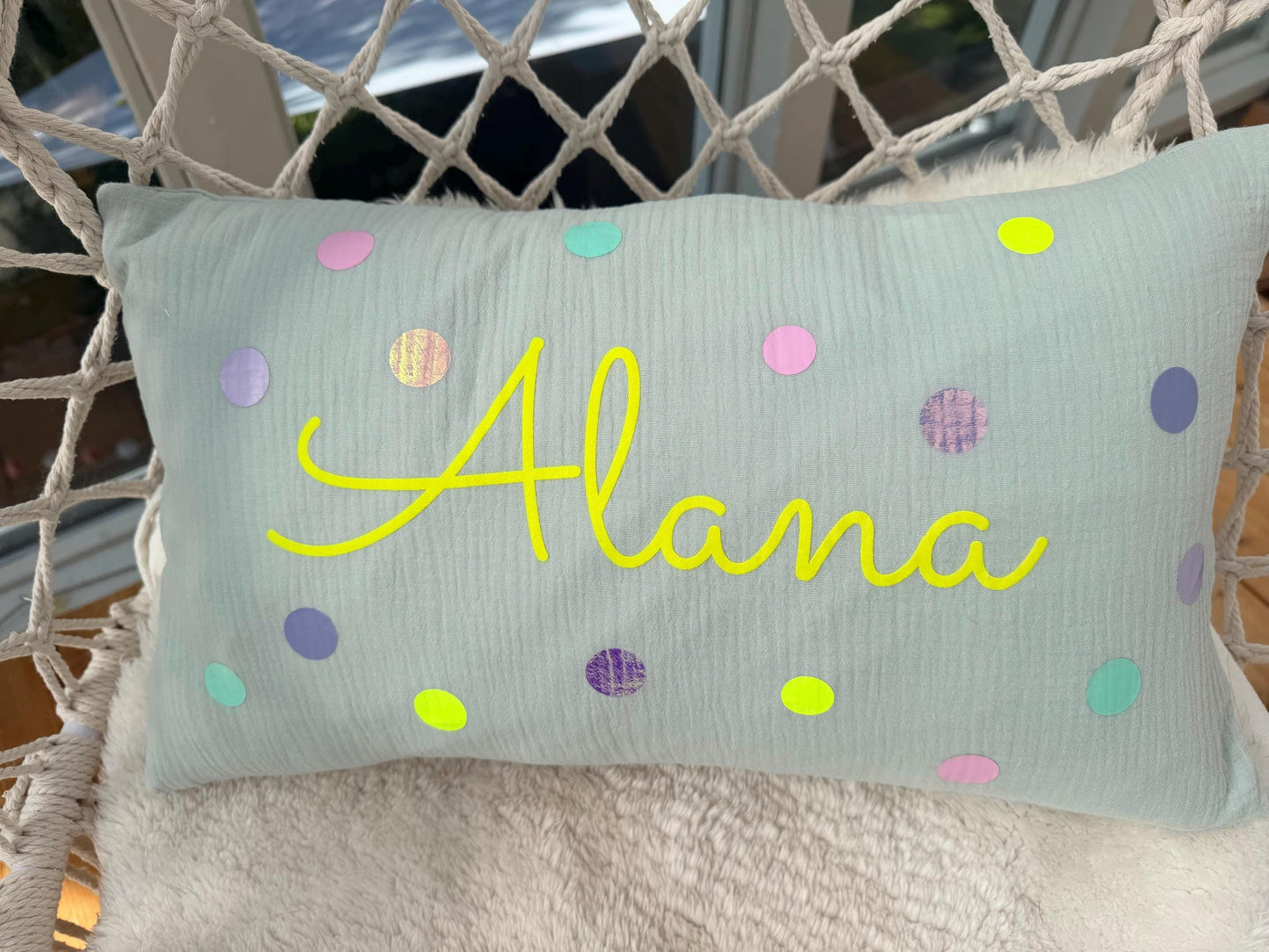 Musselinkissen mit Namen Kissenbezug Kissen Geburt Baby Kissenhülle Kissen personalisiert Nameskissen Kissen Musselin Konfetti, neon Dots