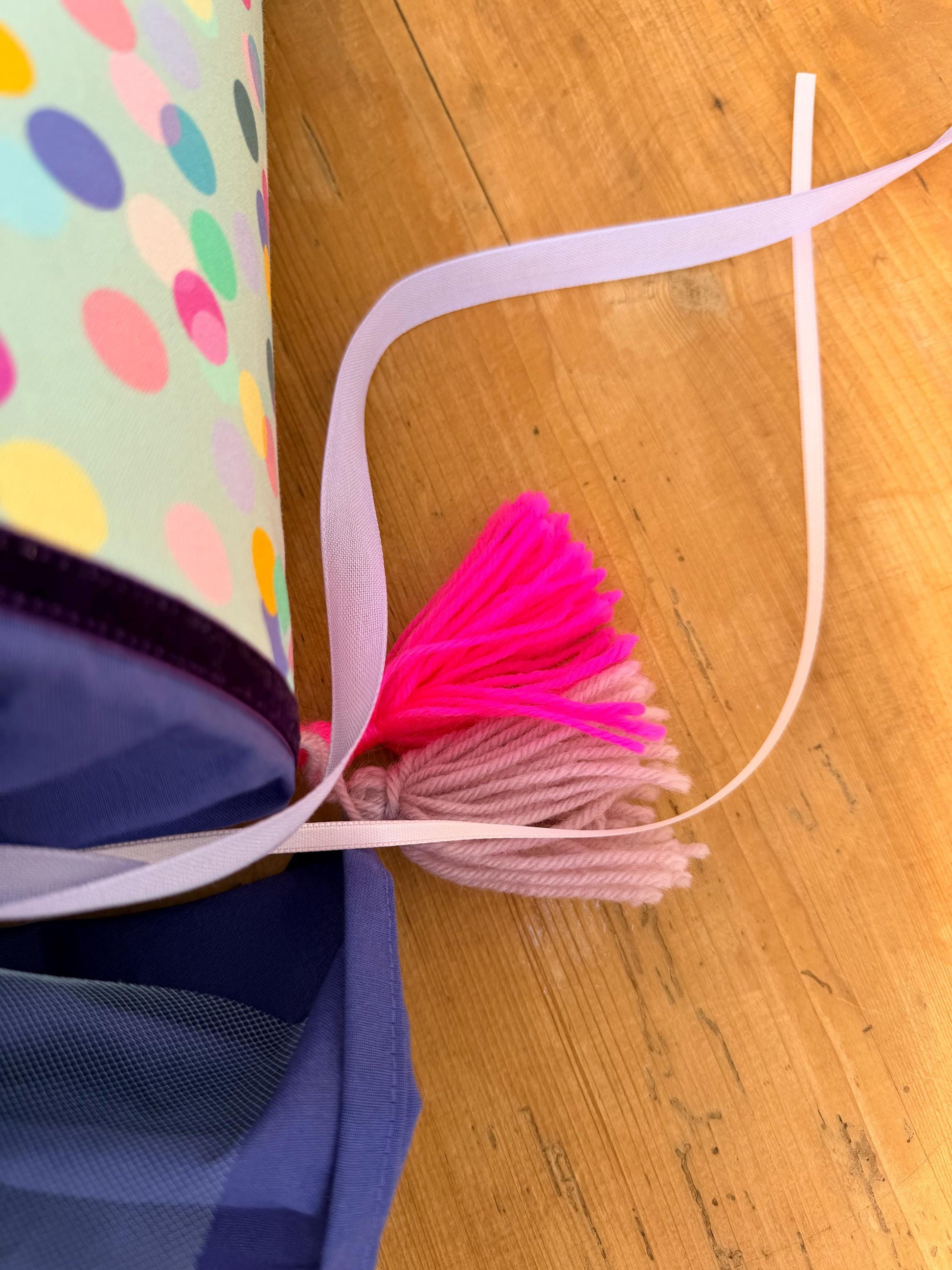 Einzelstück mit Namen "Ida"Schultüte, Zuckertüte, Trosttüte Musselin Schultüte Stoff Schulanfang Einschulung bunte Konfetti lila neon pink