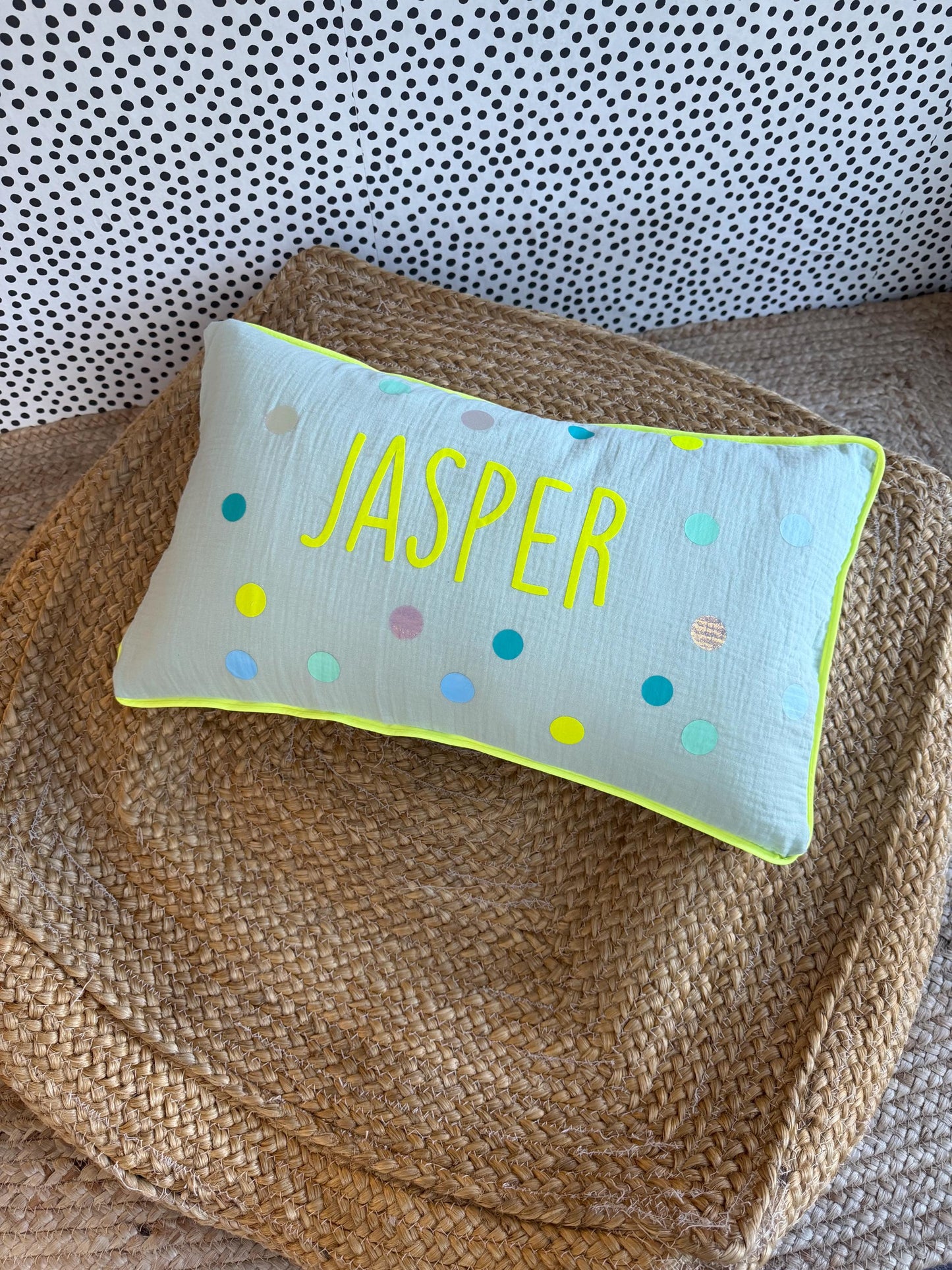Musselinkissen mit Namen Kissenbezug Kissen Geburt Baby Kissenhülle Kissen personalisiert Nameskissen Kissen Musselin Konfetti, neon Dots