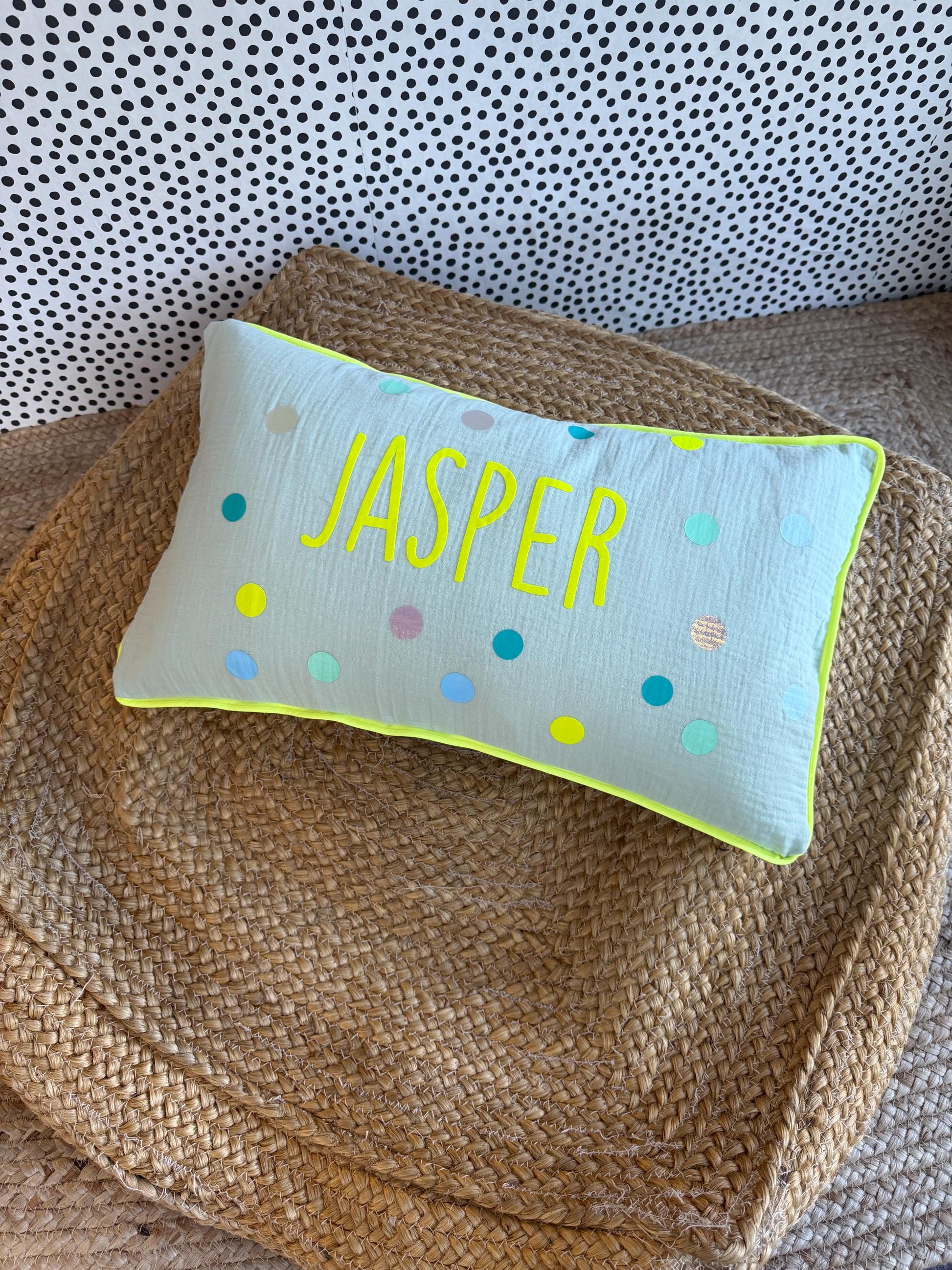 Musselinkissen mit Namen Kissenbezug Kissen Geburt Baby Kissenhülle Kissen personalisiert Nameskissen Kissen Musselin Konfetti, neon Dots