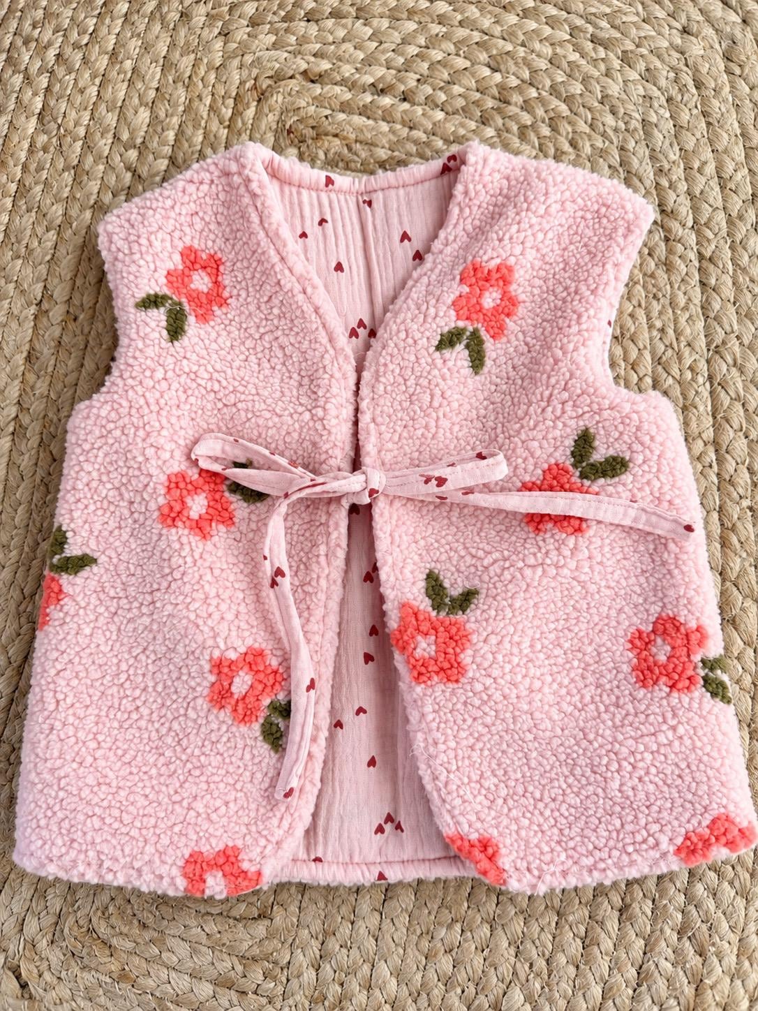 Kinder Teddy Weste Rosa mit Blumen | Kuschelige Weste Mädchen | Teddyfleece Weste | Übergangsweste Kinder | Geschenk Mädchen