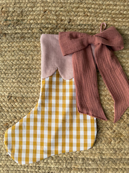 Nikolausstrumpf kariert mit großer Musselin Schleife | Weihnachtsstrumpf in Senfgelb und Altrosa | Nikolausstiefel | Weihnachtsdeko