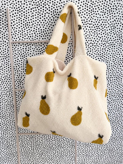 Teddy Shopper Winter mit Birnenmuster | Kuschelige Handtasche aus Teddyfleece | Stofftasche mit beigem Musselin | Teddyfleece beige