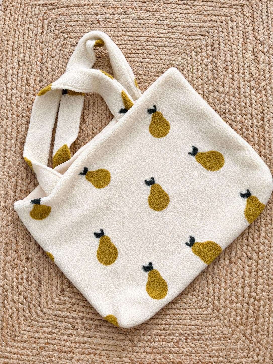 Teddy Shopper Winter mit Birnenmuster | Kuschelige Handtasche aus Teddyfleece | Stofftasche mit beigem Musselin | Teddyfleece beige