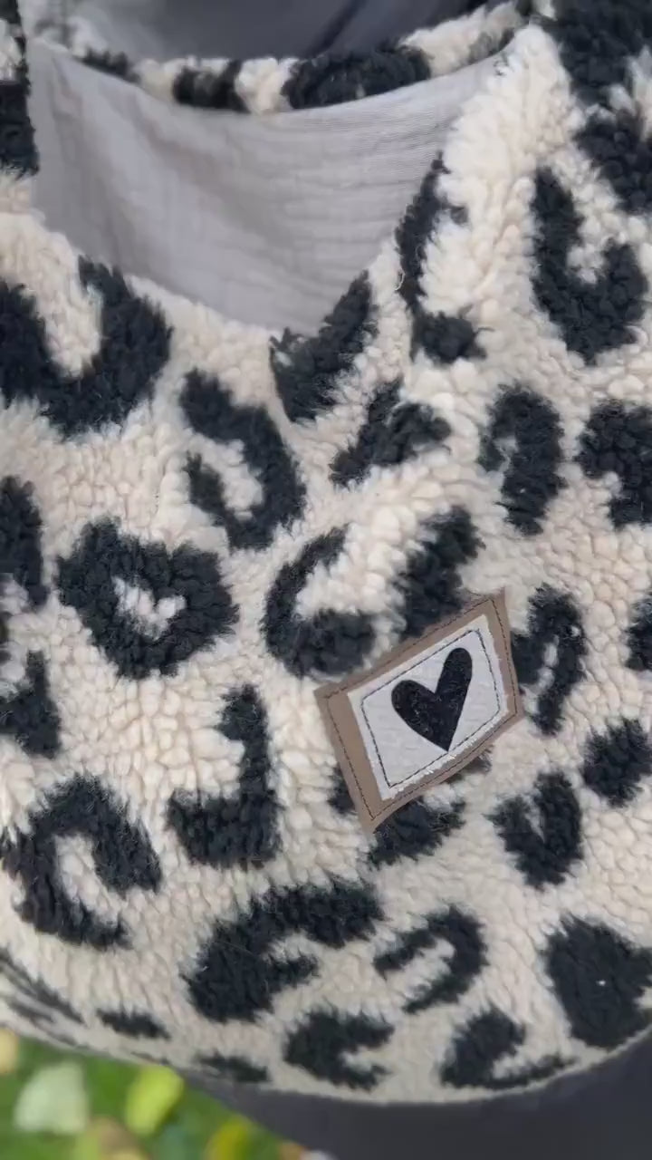 Leofleece Tasche, Beutel aus Leofleece, Leoprint Beutel, Leoprint Tasche, Tasche Winter, Tasche Animal, Teddyfleece Tasche,Leoprint PomiPomi