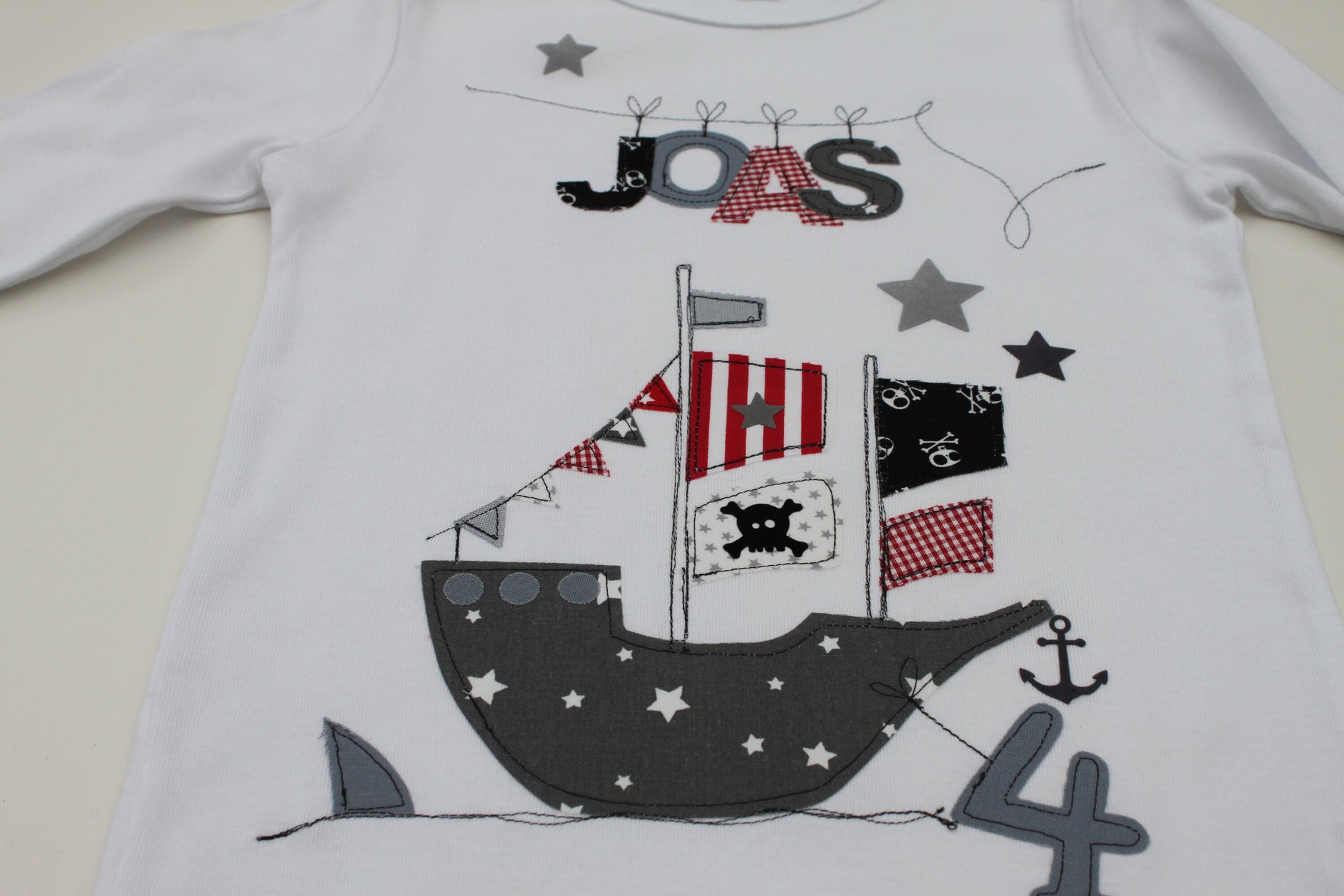 Geburtstagsshirt Kinder,Geburtstagsshirt,Shirt für Jungen,Shirt mit Name,Shirt mit Zahl,Piratenschiff,Pirat,Geschenk,Shirt,Milla Louise