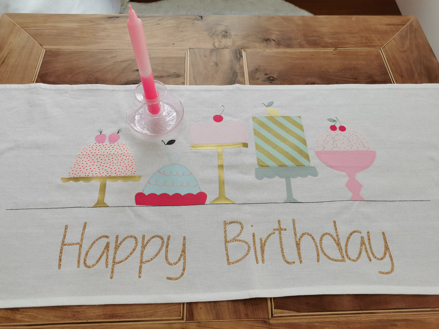 Tischläufer Tischdecke Mitteldecke Partydeko Geburtstag Kindergeburtstag Happy Birthday Kindergeburtstag Torten Kuchen gedeckter Tisch
