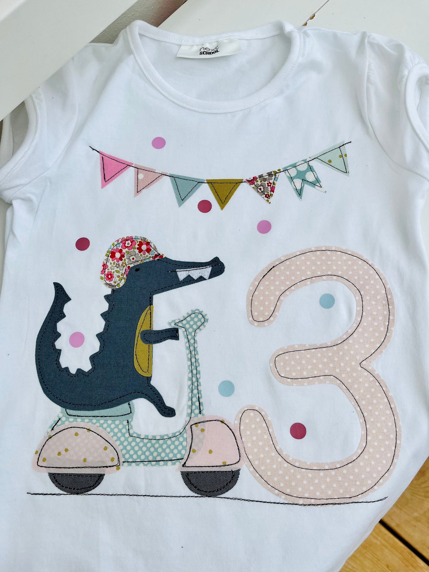Geburtstagsshirt Kinder,Geburtstagsshirt,Shirt für Mädchen,Shirt mit Name,Shirt mit Zahl,Krokodil, Vespa, Roller, Geburtstag, Mädchenshirt