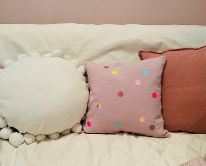 Musselinkissen Kissenbezug Kissen Wohnzimmer Garten Kissenhülle Kissen personalisiert Nameskissen Kissen Musselin Konfetti bunte Punkte